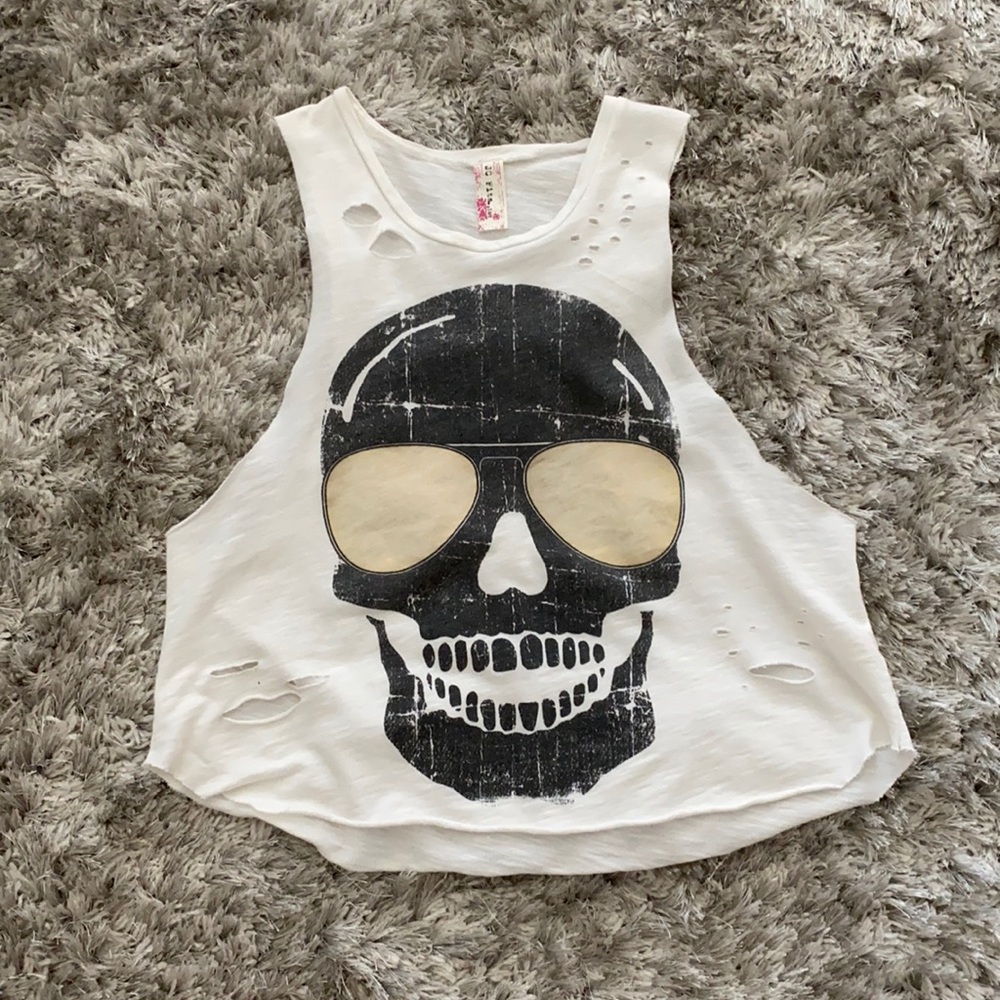 Distressed casual skull shirt